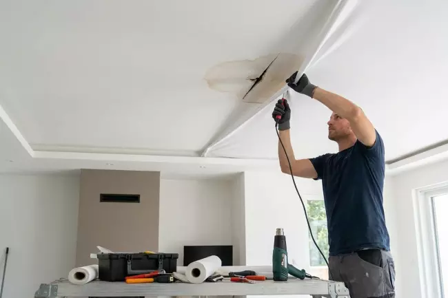 Частичная замена натяжного потолка, локальный ремонт полотна