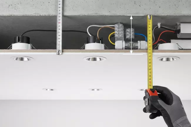 Минимальная высота потолка для точечных светильников