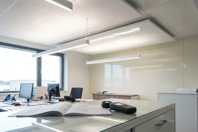 Нормы освещённости и отражающей способности потолка