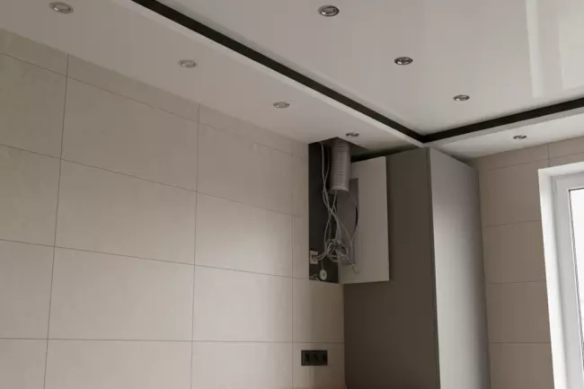 Натяжной потолок на кухне: плюсы, минусы, советы