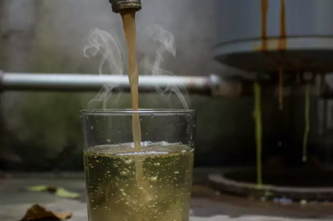 Причины ржавой мутной воды и запаха