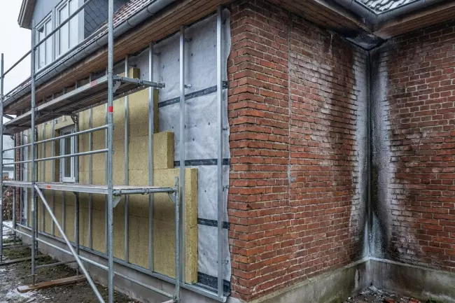 Поэтапное утепление и влажностный режим стен