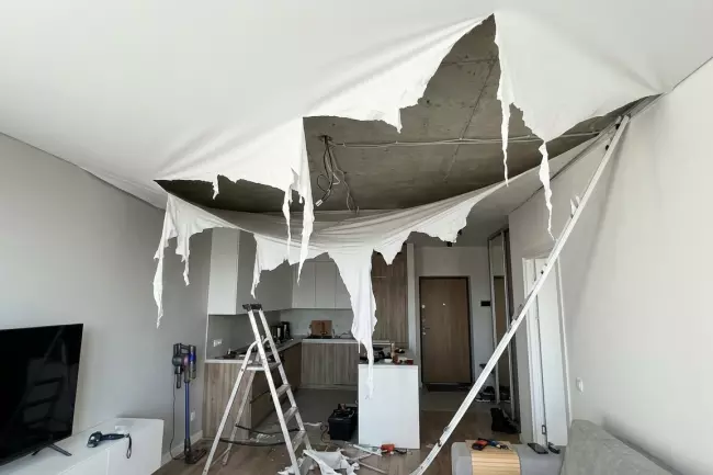 Частичная замена натяжного потолка или полная замена