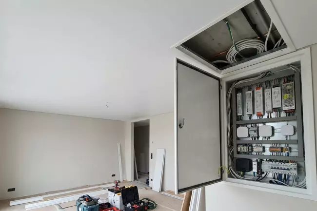 Интеграция умного дома в натяжной потолок