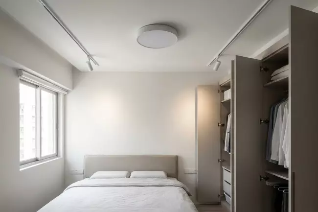 Идеи освещения и оформления потолка спальни