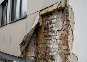 Почему неправильное утепление разрушает стены