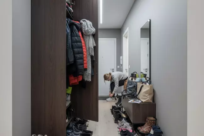 Решения хранения для узкой прихожей