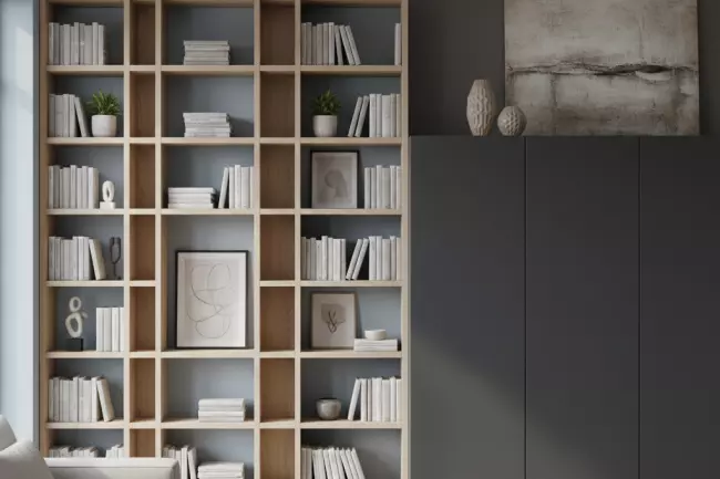 Открытый и закрытый стеллаж для интерьера