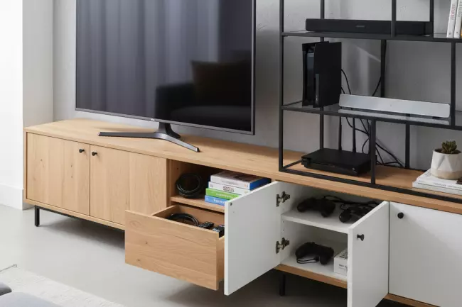 Выбор тумбы под телевизор с секциями и ящиками