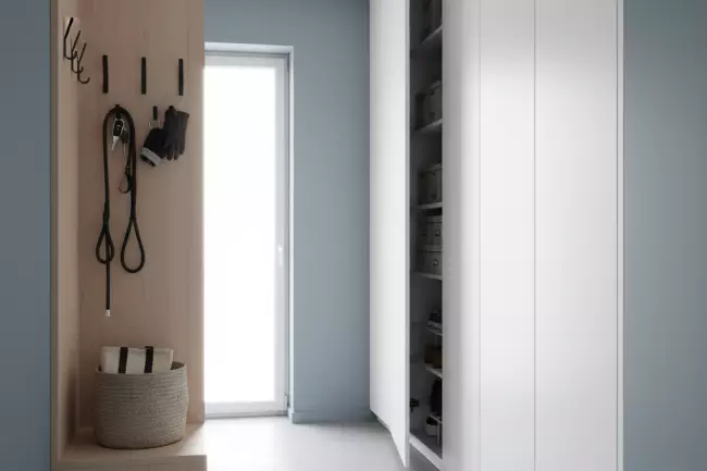 Открытые и закрытые решения хранения в прихожей