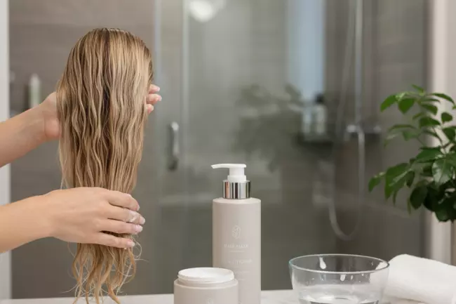 Сравнение бальзама и маски для волос