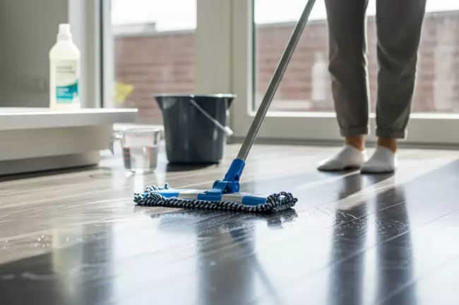 Средство для мытья пола без разводов